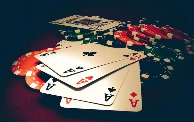 Tampilan studio Shio Table hrc toto dengan 12 simbol zodiak dan dealer profesional